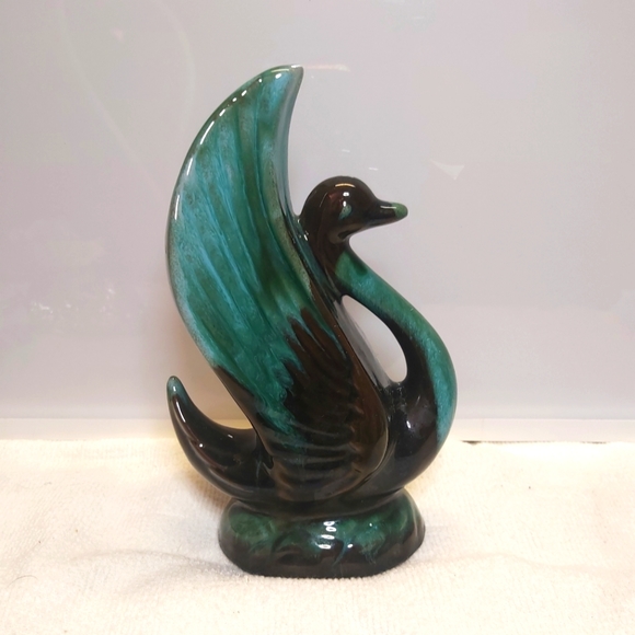 BMP Swan Vase - Picture 3 of 6